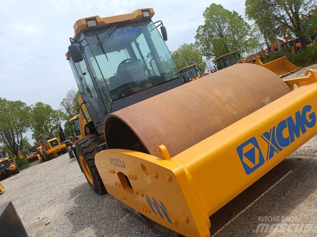 XCMG XS 263J 单轮压路机