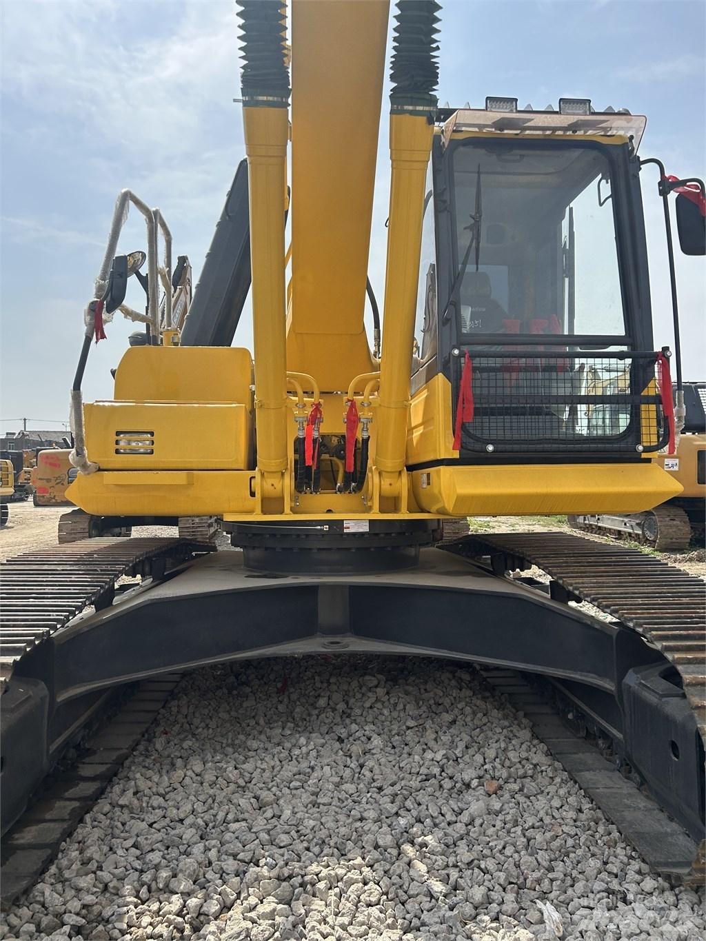 Komatsu PC 240 履带挖掘机