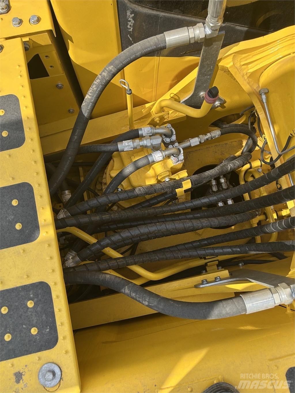 Komatsu PC 240 履带挖掘机