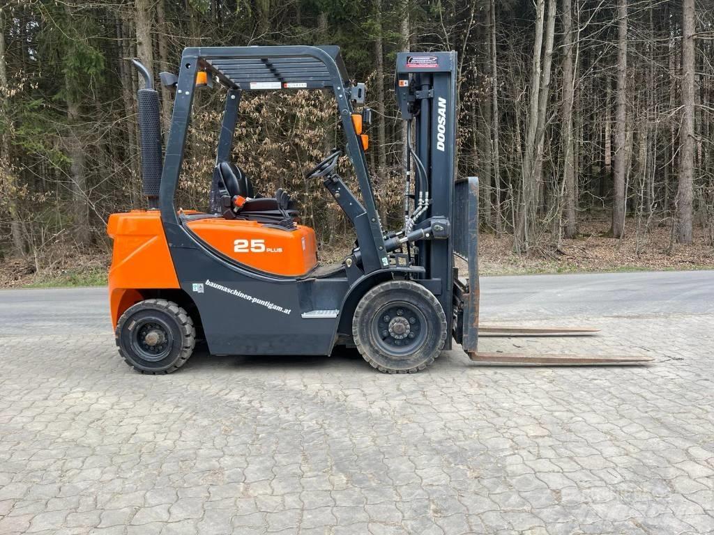 Doosan D 25 GP 柴油叉车