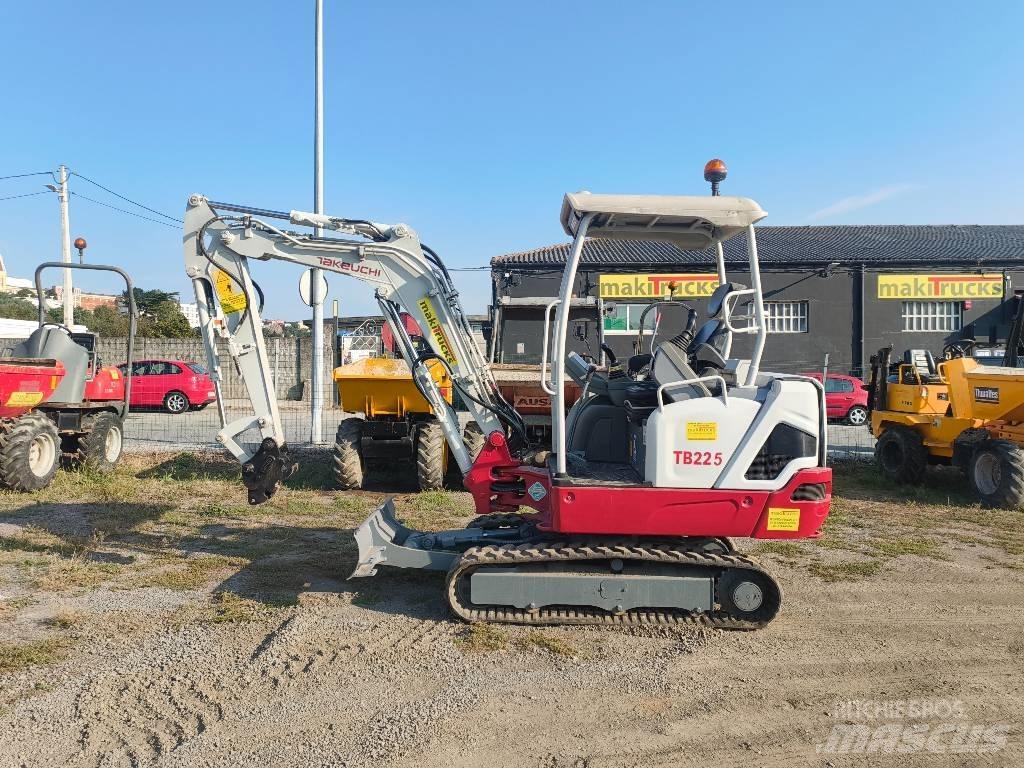 Takeuchi TB 225 小型挖掘机