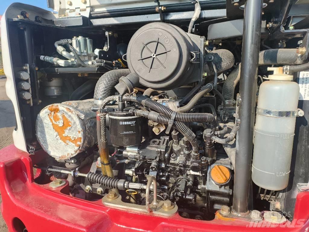 Takeuchi TB 225 小型挖掘机