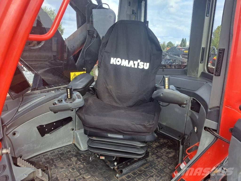 Komatsu 901 XC 收割机