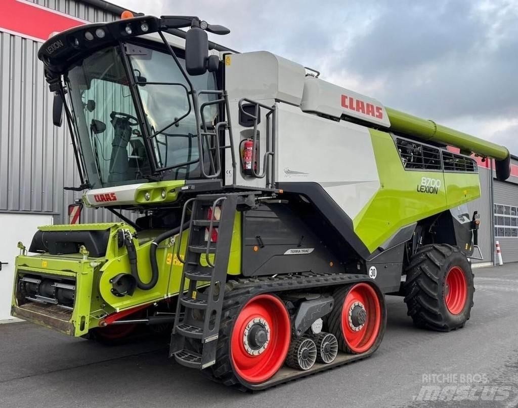 CLAAS 8700TT 联合收割机