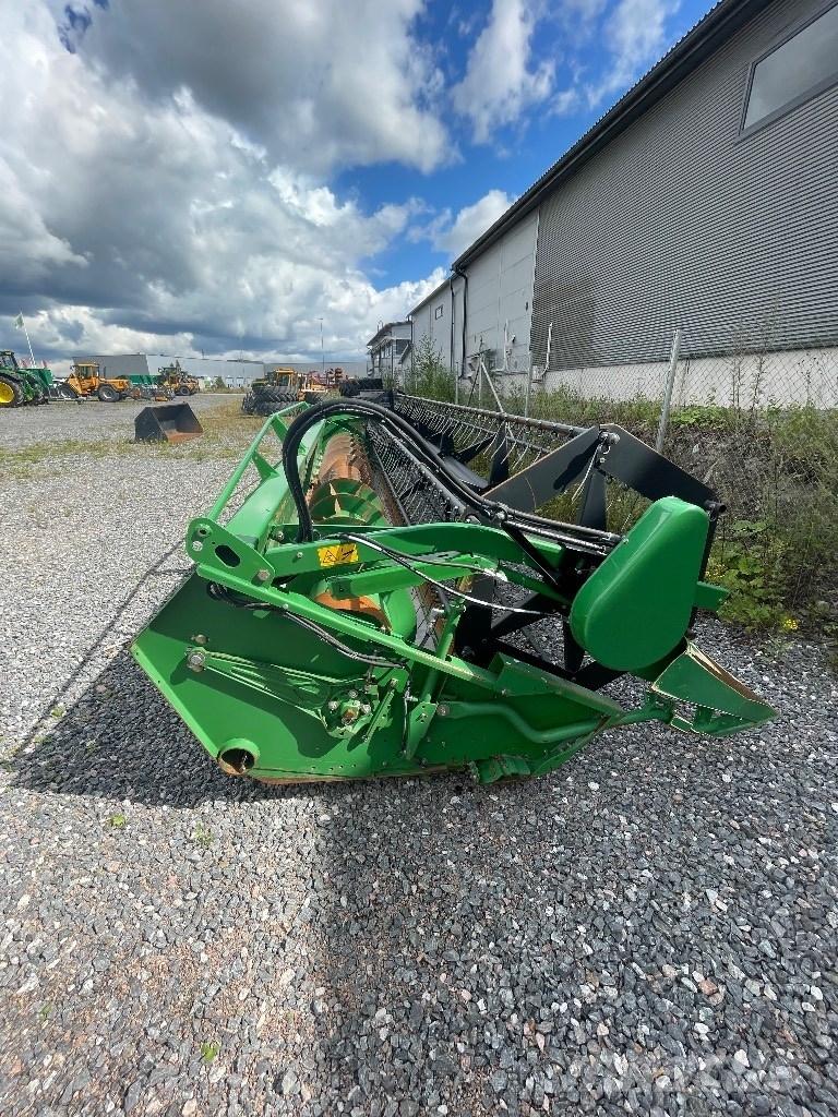 John Deere 622R 联合收割机头