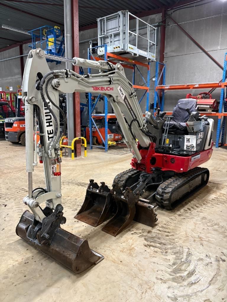 Takeuchi TB 225 小型挖掘机