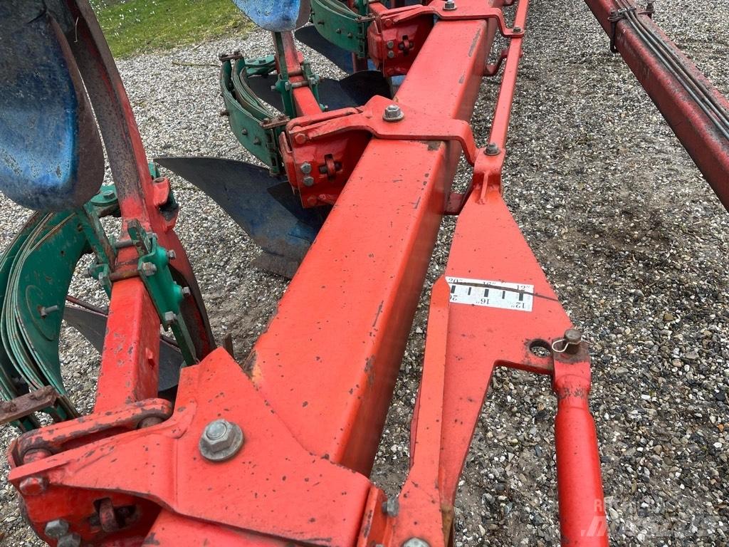 Kverneland PB100 双向犁