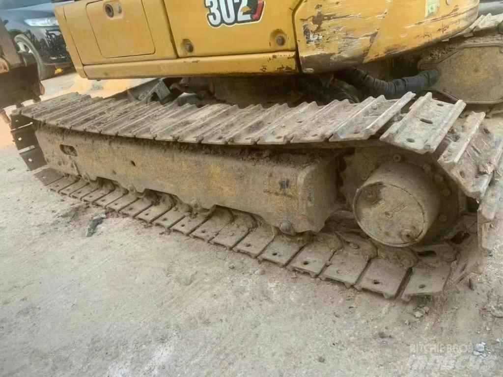 CAT 302 小型挖掘机