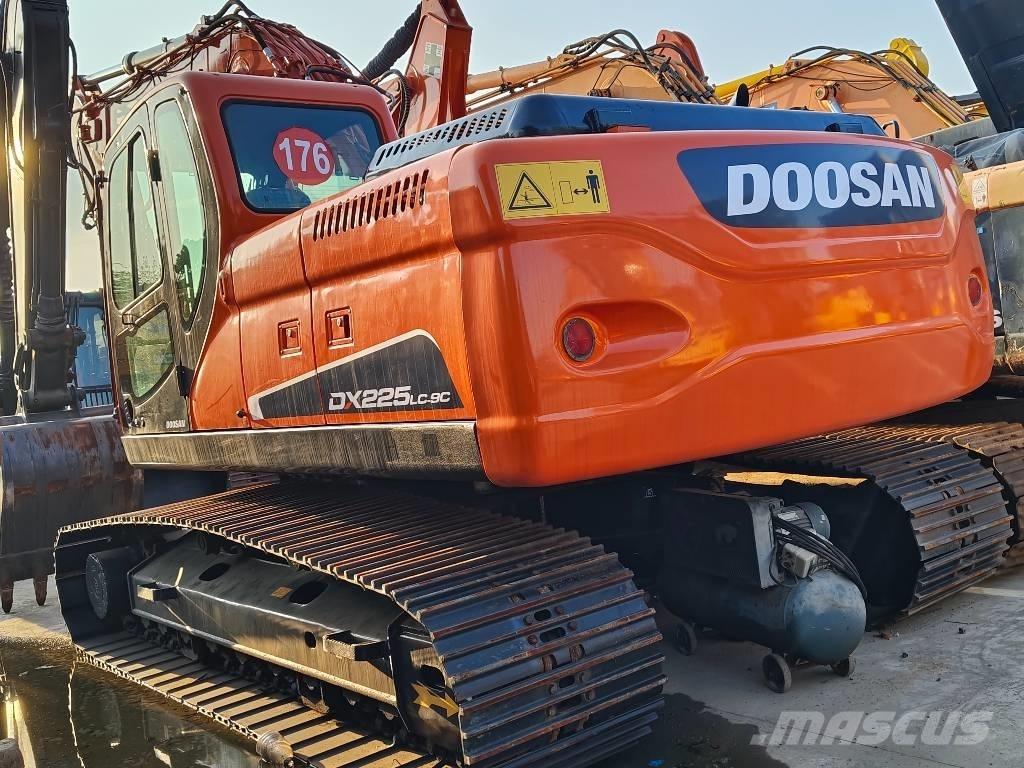 Doosan DX 225 LC-9C 履带挖掘机
