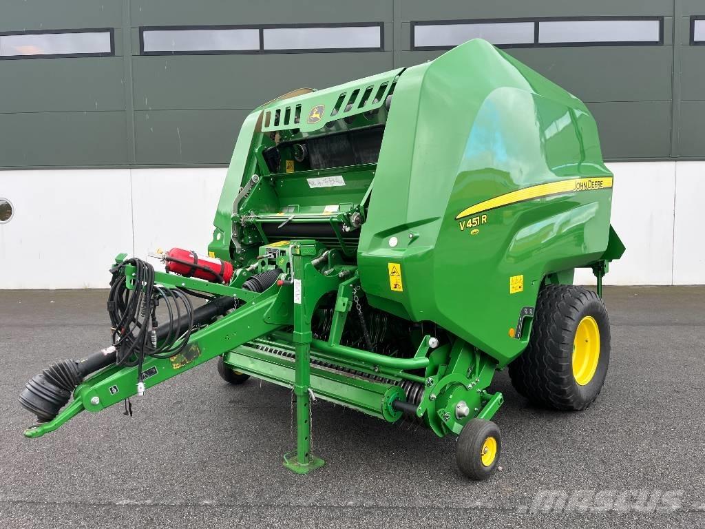 John Deere V 451R 圆捆打捆机
