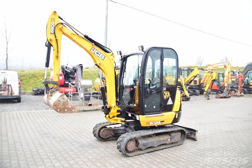 JCB 8026 CTS 小型挖掘机