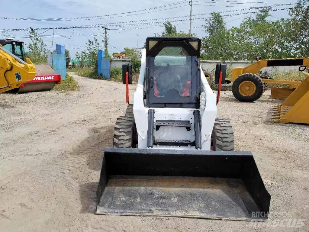 Bobcat S 18 滑移装载机