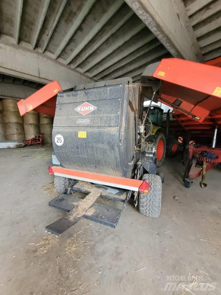Kuhn VB 2160 圆捆打捆机