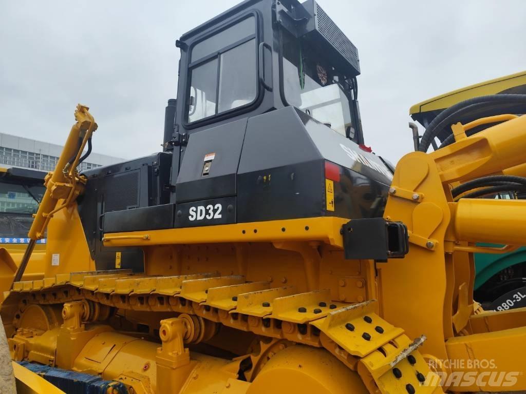 Shantui SD32 履带式推土机