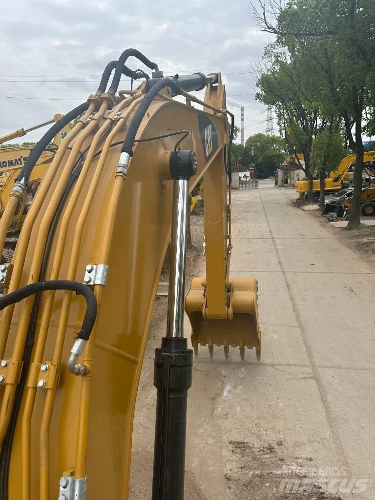 CAT CAT330D 中型挖掘机