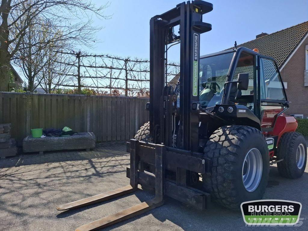 Manitou M50-4 越野叉车|叉装车