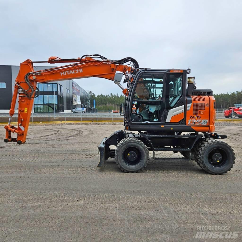 Hitachi ZX 135W 轮式挖掘机