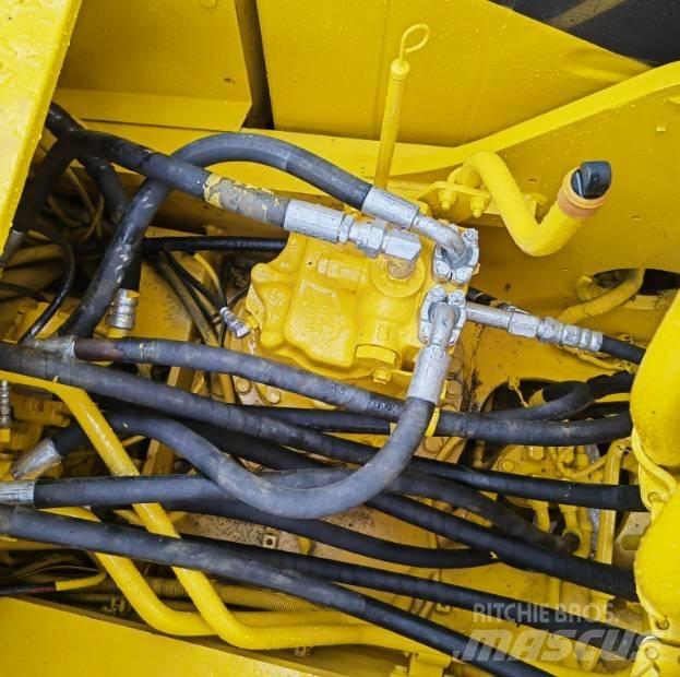 Komatsu PC220-8 履带挖掘机