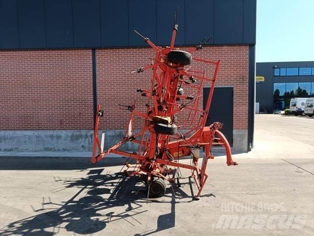 Kuhn GF8501 MHO 犁耙和摊草机