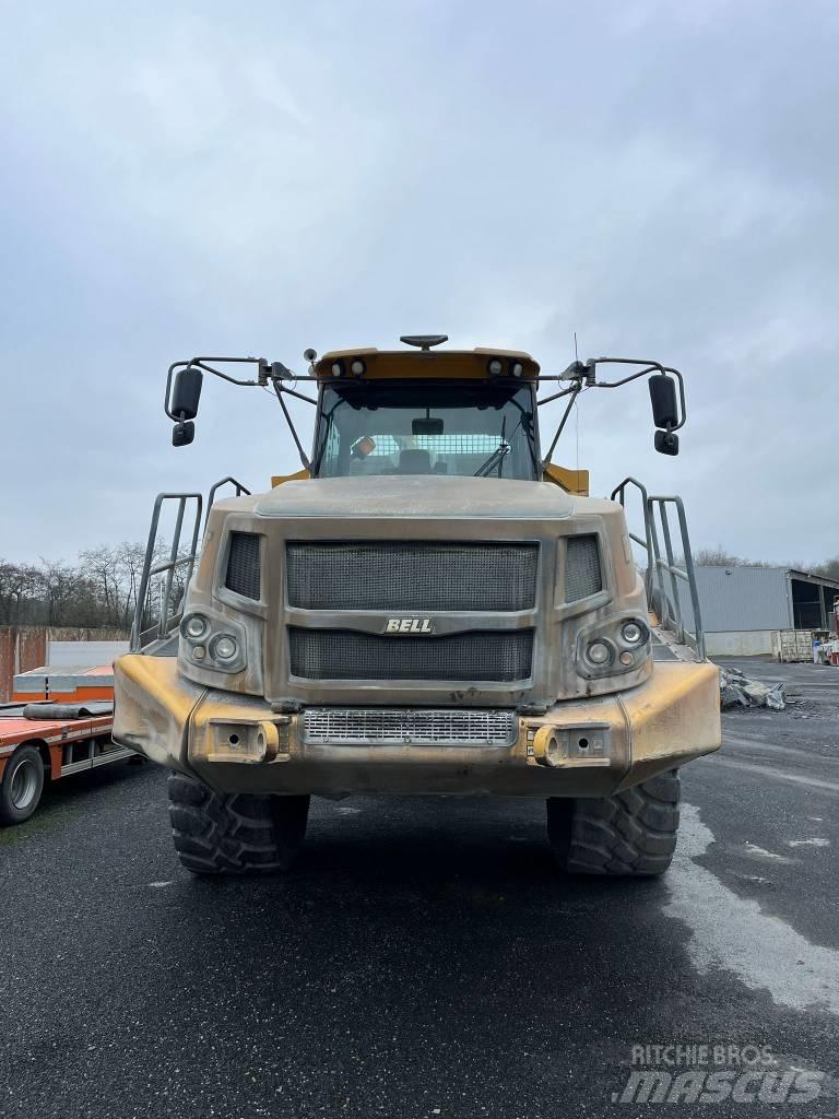 Bell B40 6x6 铰接式自卸车