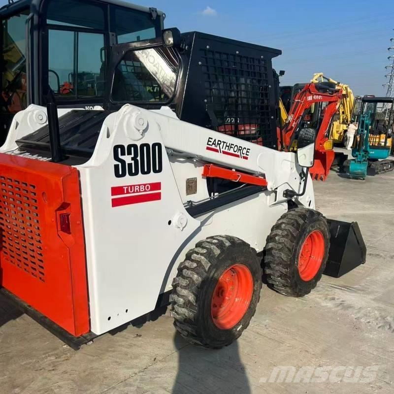 Bobcat S 300 滑移装载机
