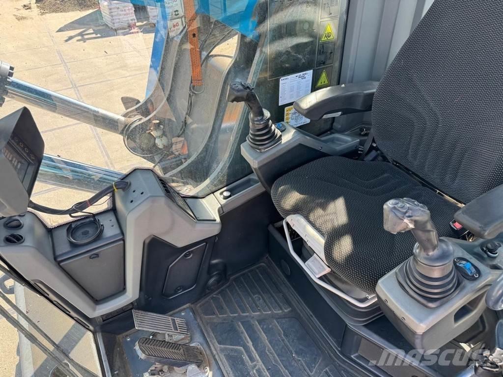 Fuchs MHL 360 T4F 工业挖掘机