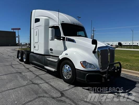 Kenworth T 680 牵引车