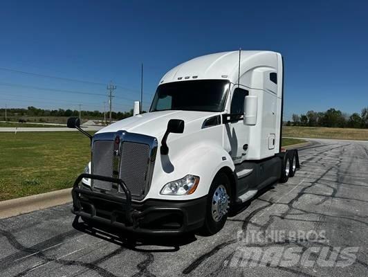 Kenworth T 680 牵引车
