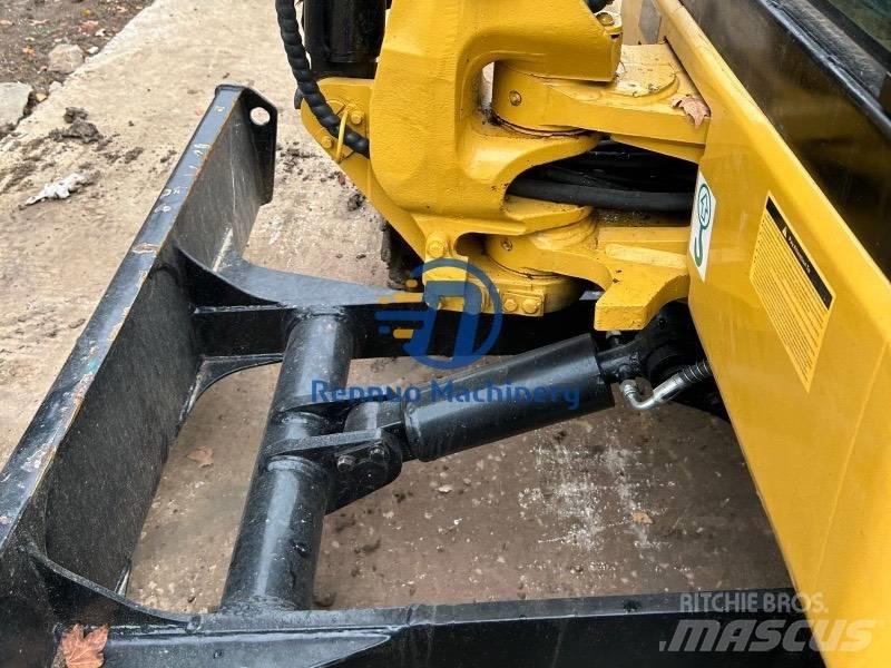 CAT 303.5 E 小型挖掘机