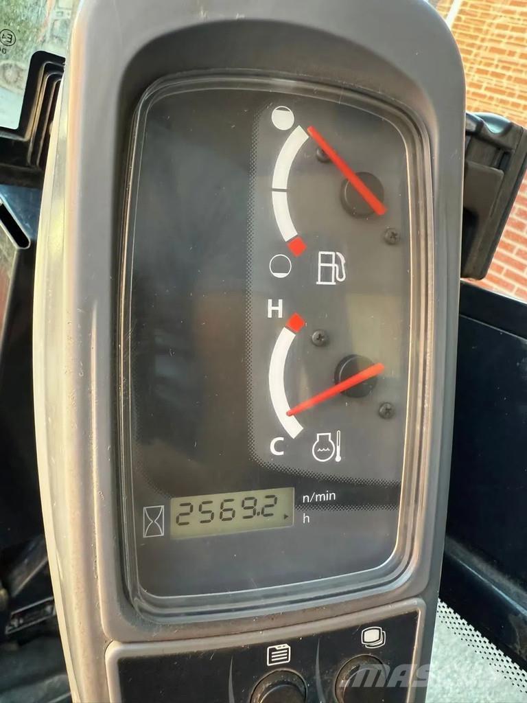 Kubota KX016-4 小型挖掘机