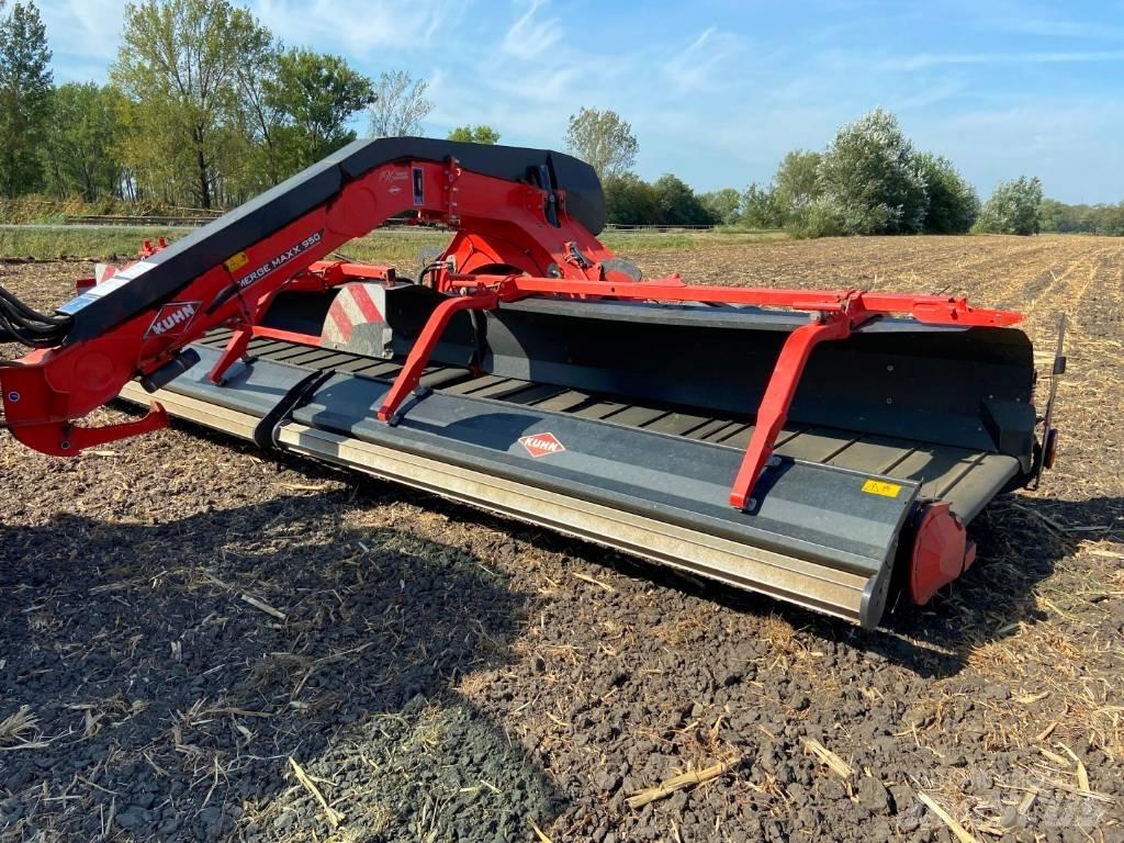 Kuhn Merge Maxx 950 料堆整形机
