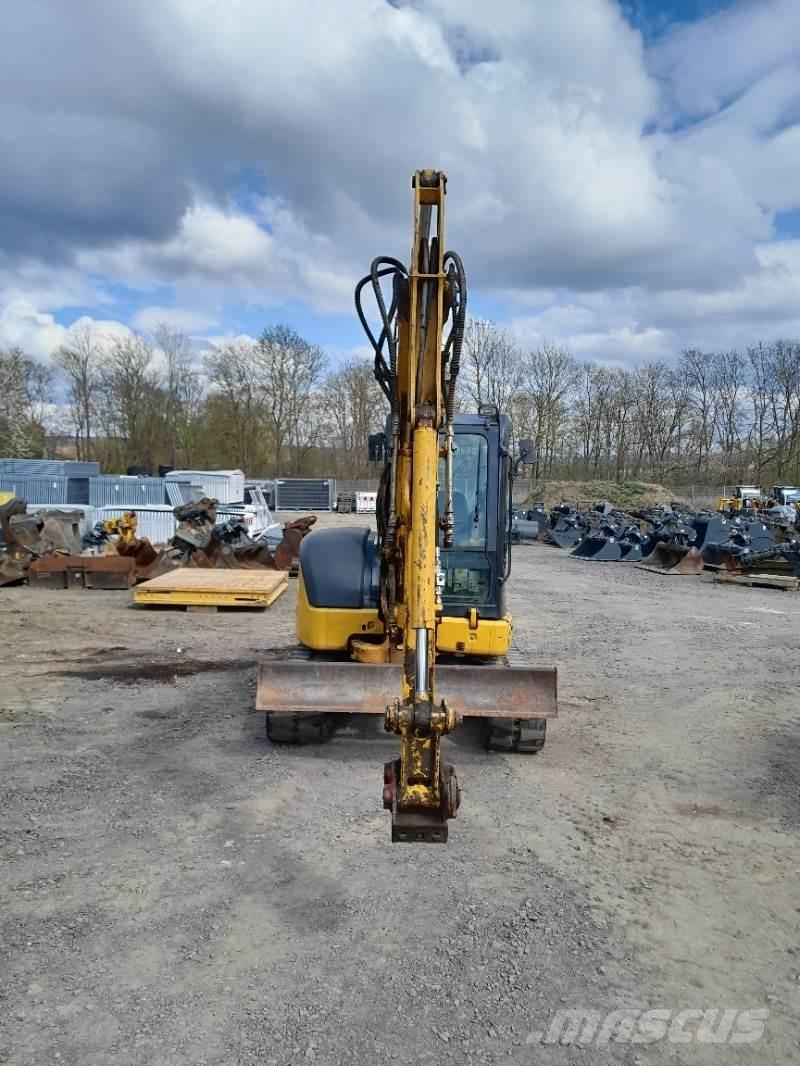 Komatsu PC55MR-3 小型挖掘机