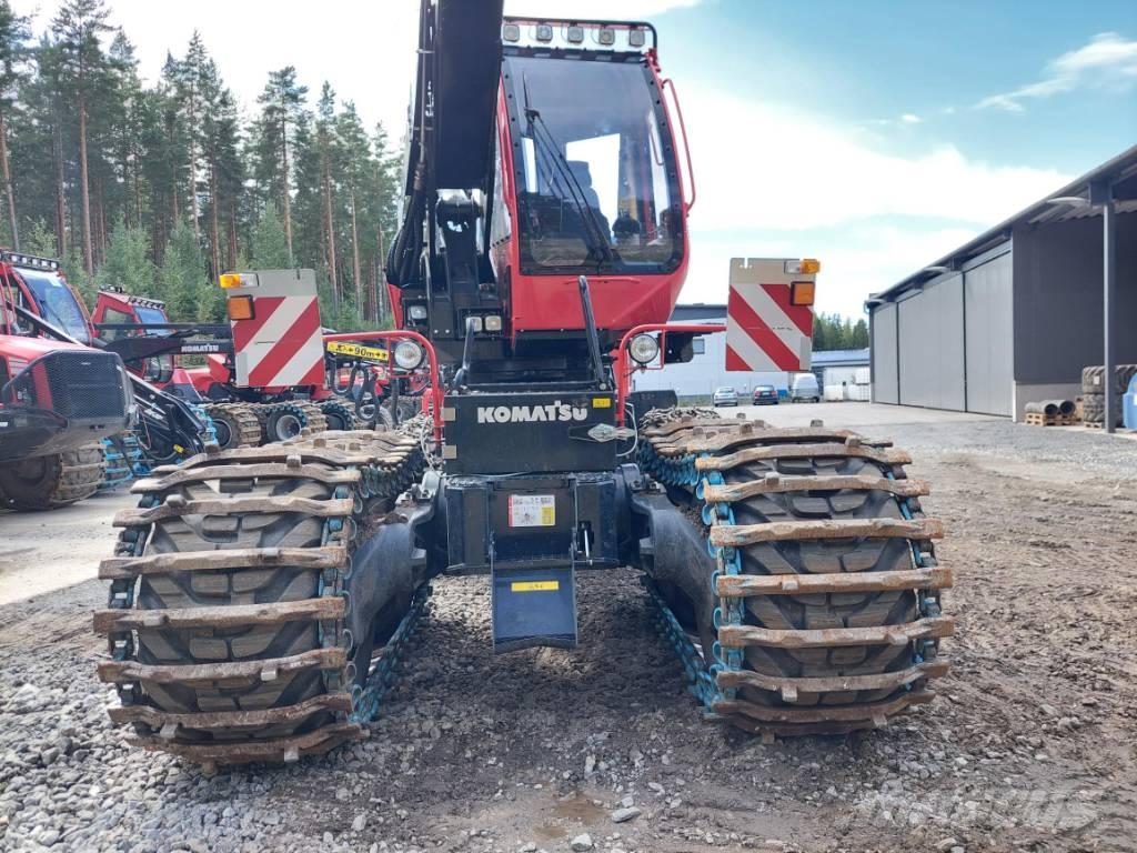 Komatsu 901 XC 收割机