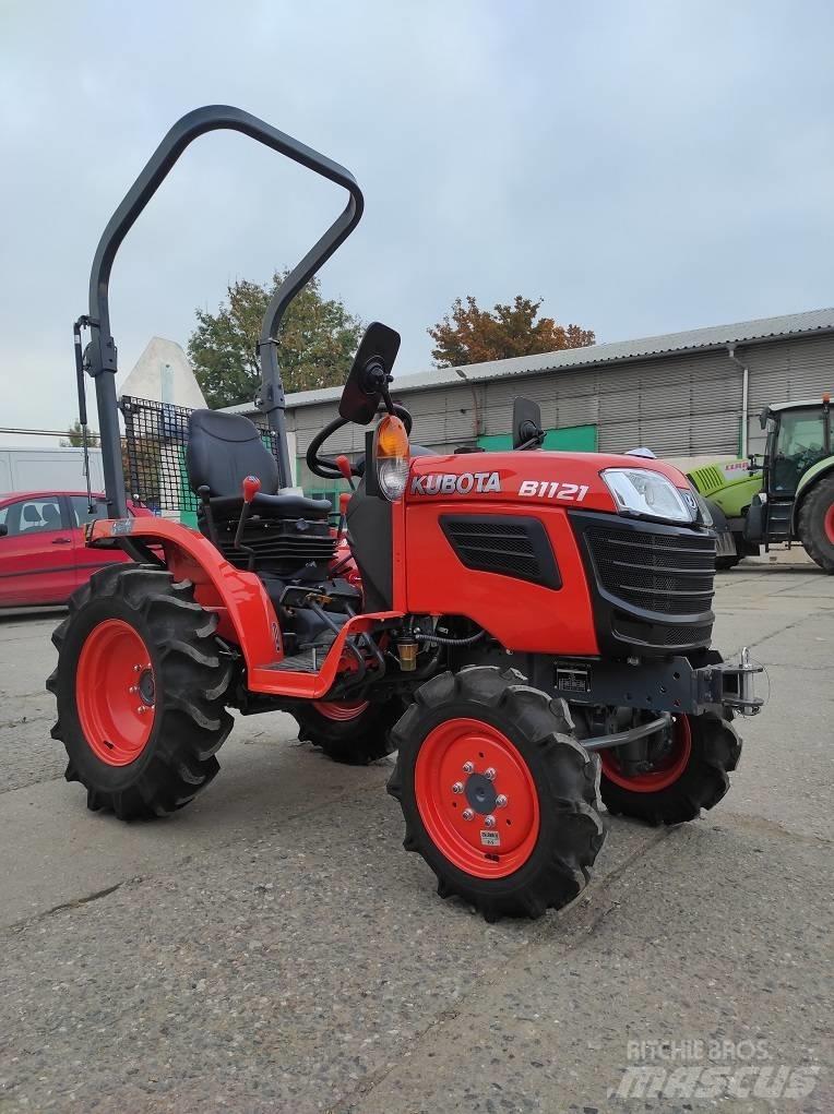 Kubota B1121 小型拖拉机