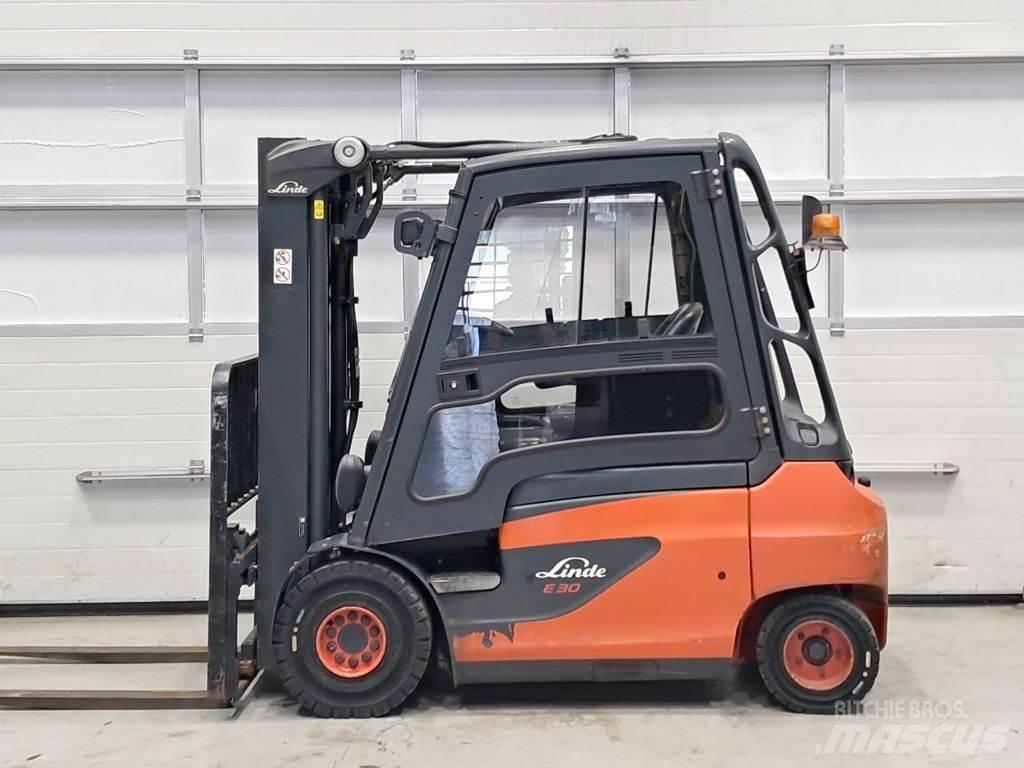 Linde E30-01 电动叉车