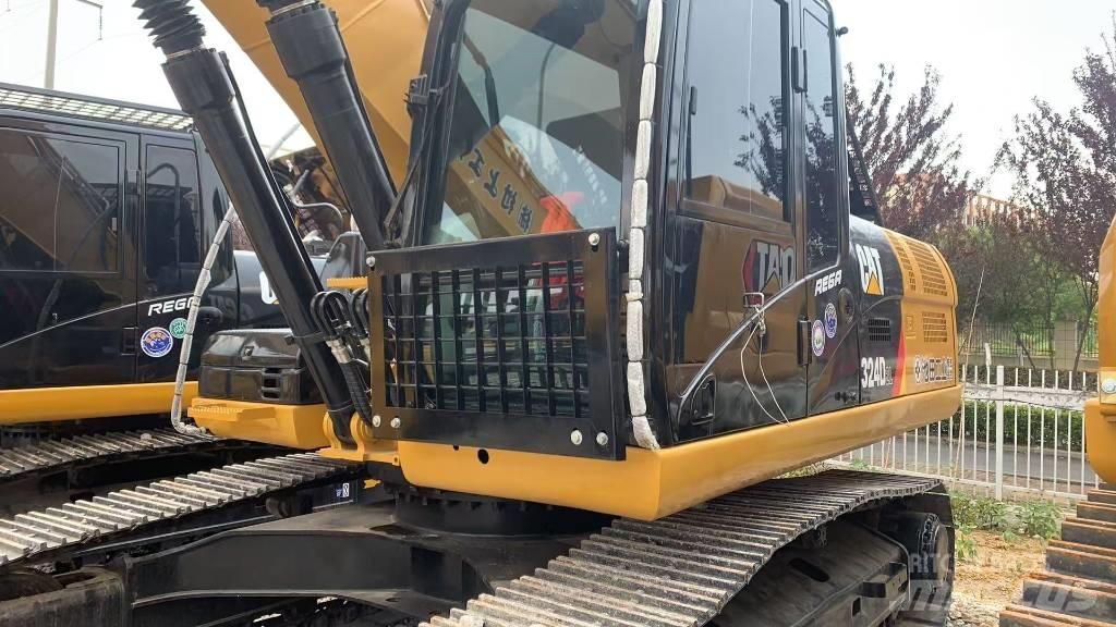 CAT 324 履带挖掘机