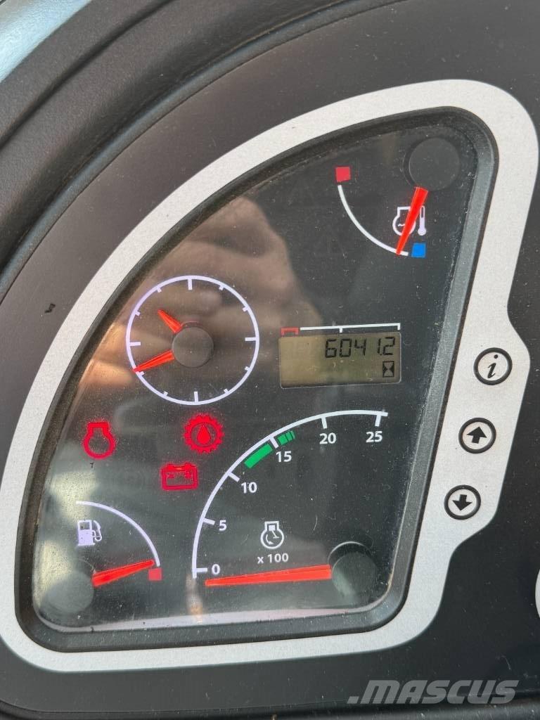 JCB 4CX 反铲装载机