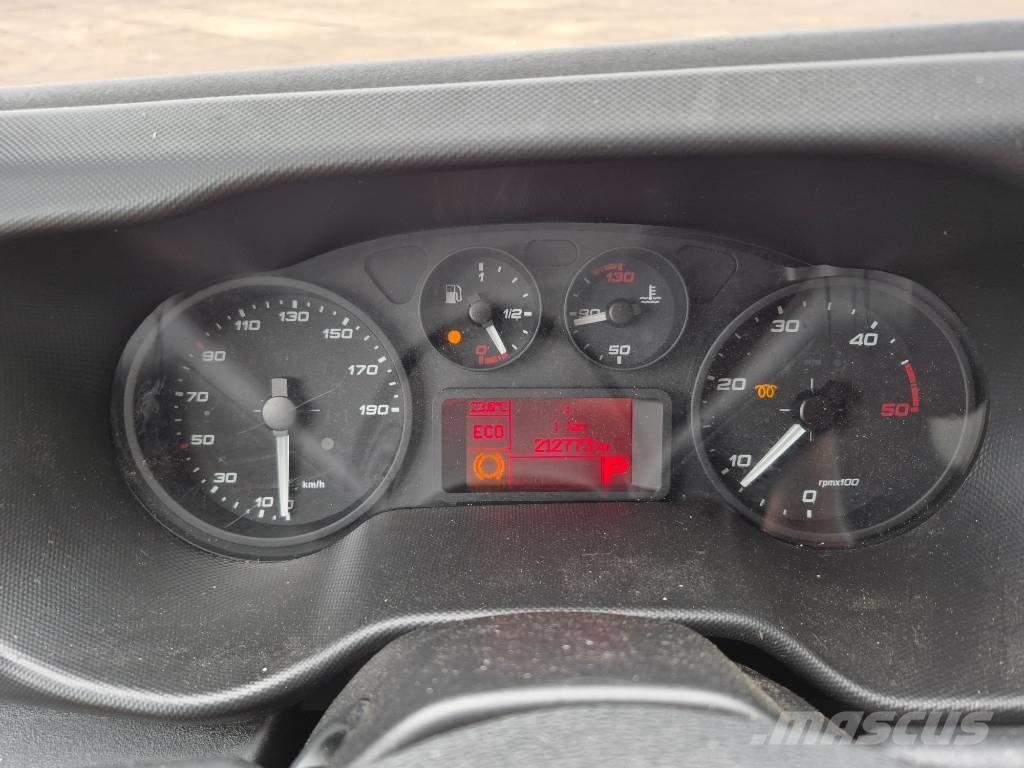 Iveco daily 35 s16 商务面包车