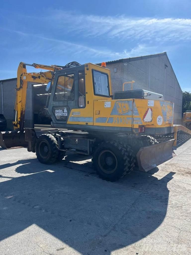 JCB JS130W 轮式挖掘机