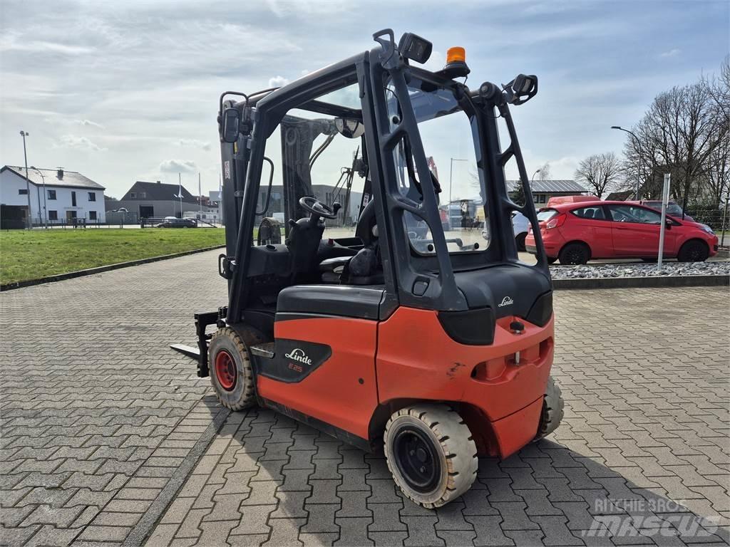 Linde E25 电动叉车
