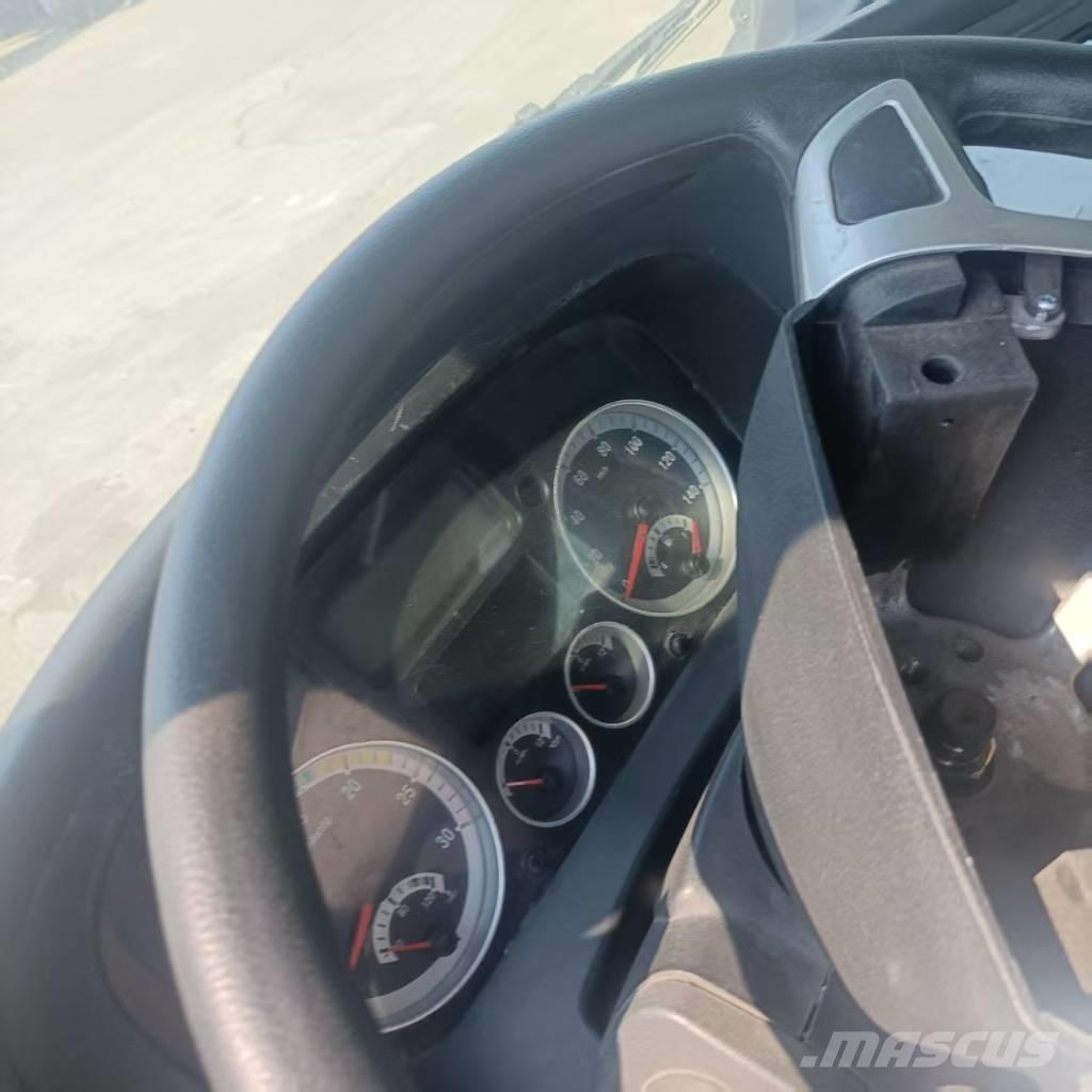 Howo 371 6x4 牵引车