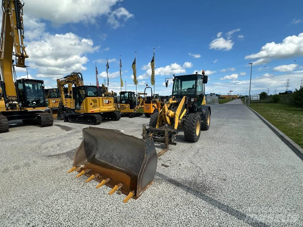 Komatsu WA 80 轮式装载机