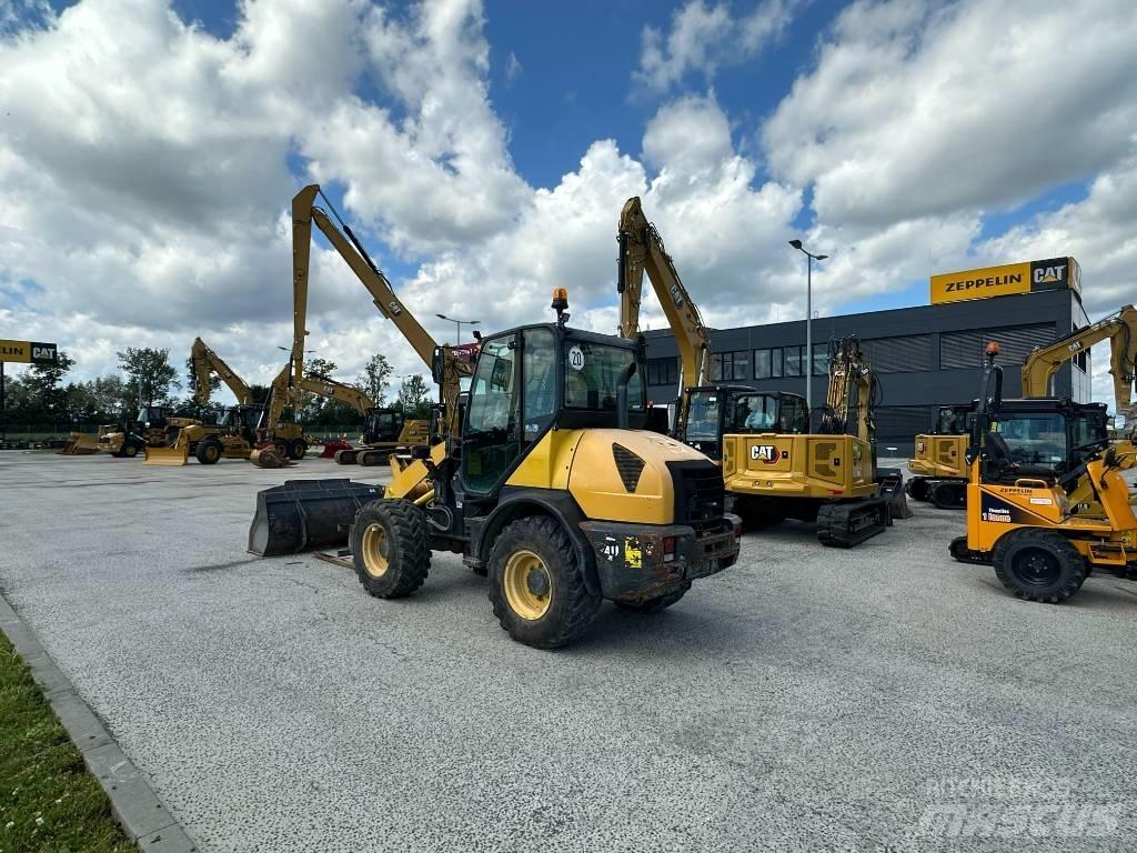 Komatsu WA 80 轮式装载机