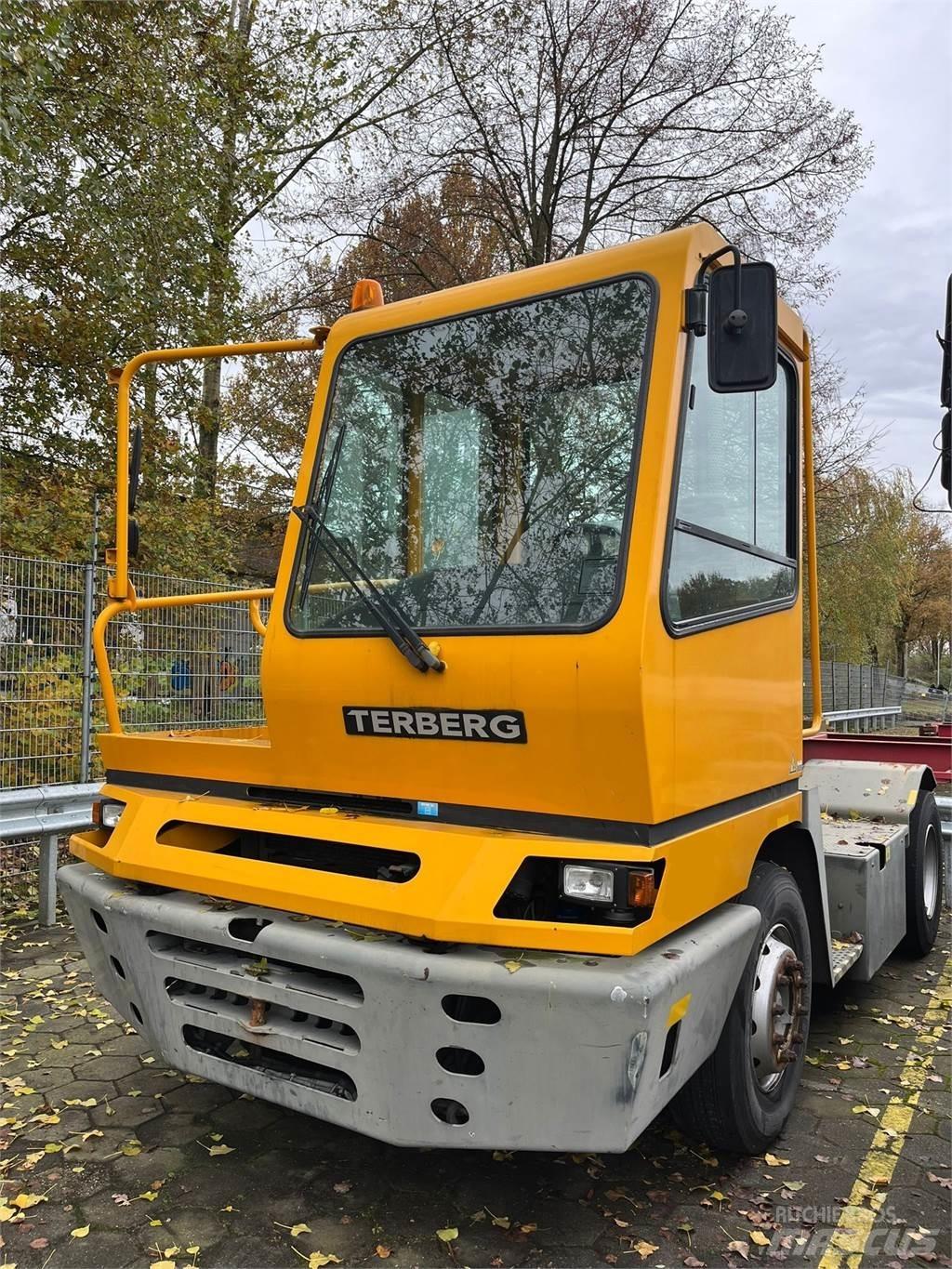 Terberg YT182 码头牵引车