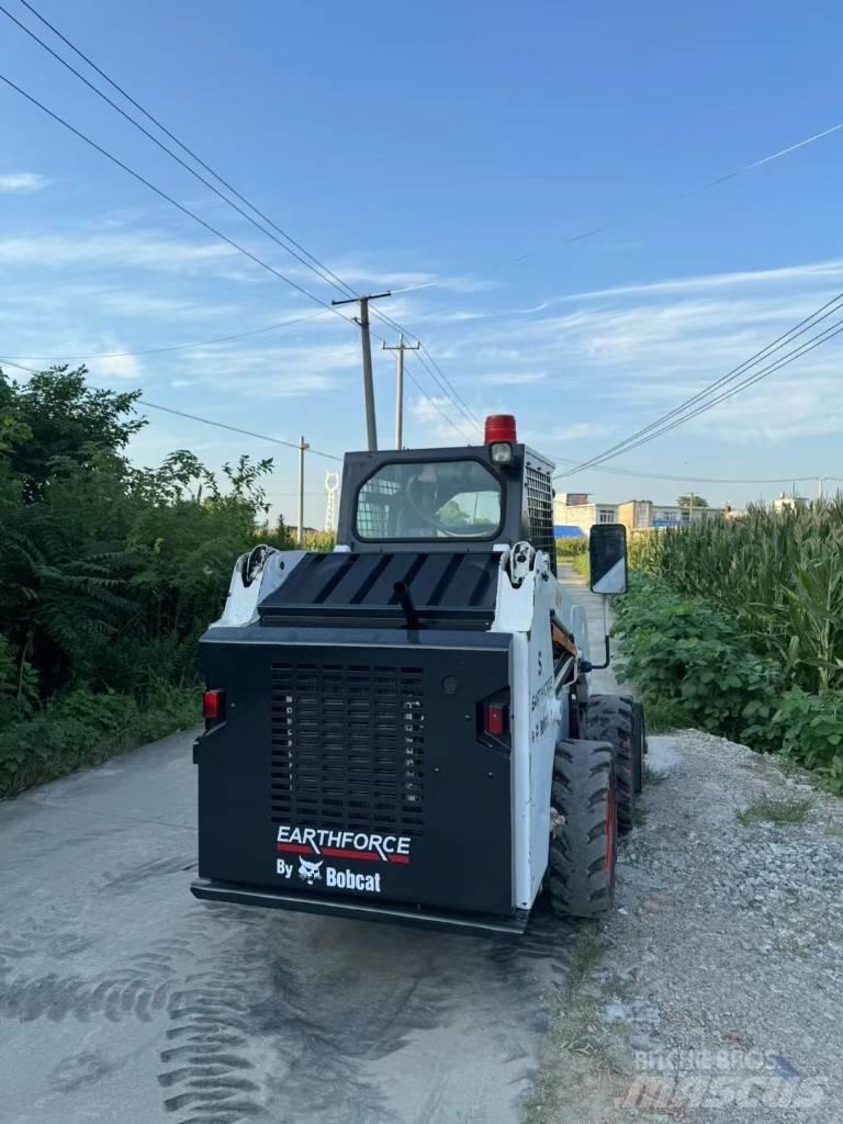 Bobcat S16 滑移装载机