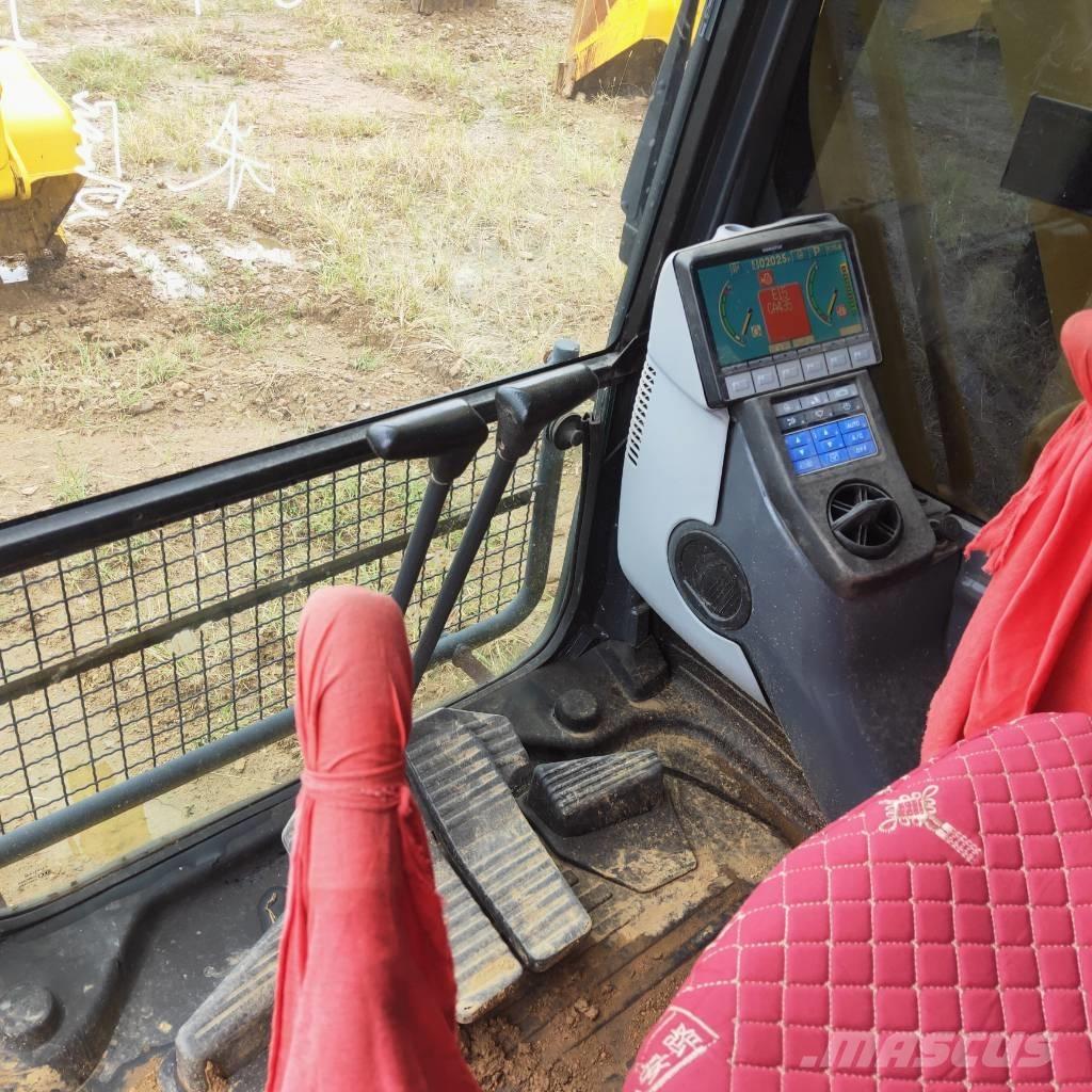 Komatsu PC200-8 履带挖掘机