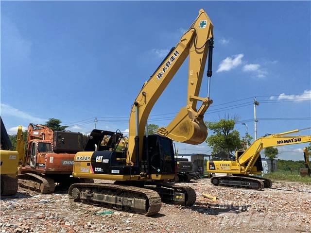 CAT 323D2L 履带挖掘机