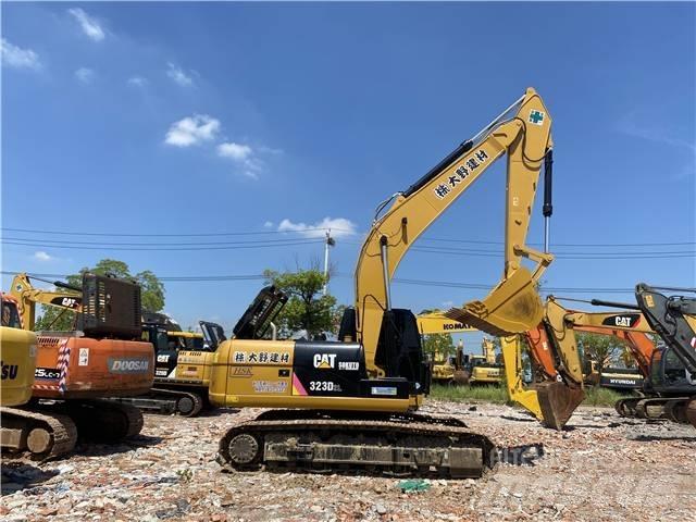 CAT 323D2L 履带挖掘机
