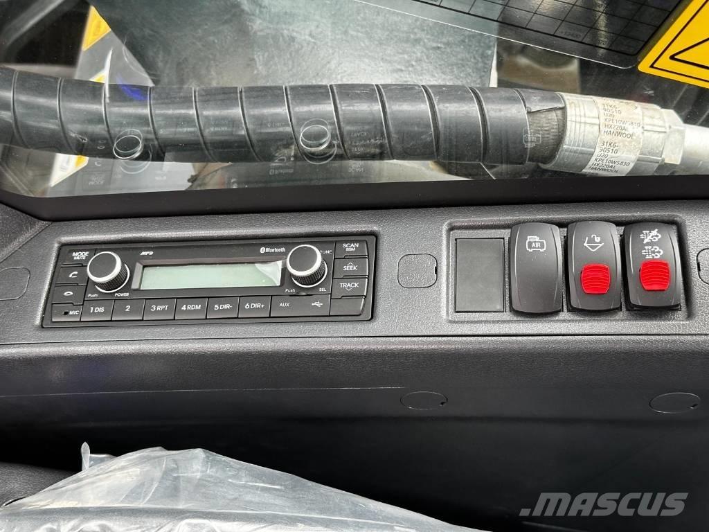 Hyundai HX 220 AL 履带挖掘机