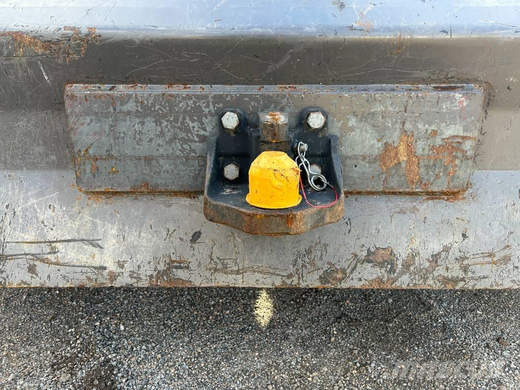 Volvo EWR130E 轮式挖掘机